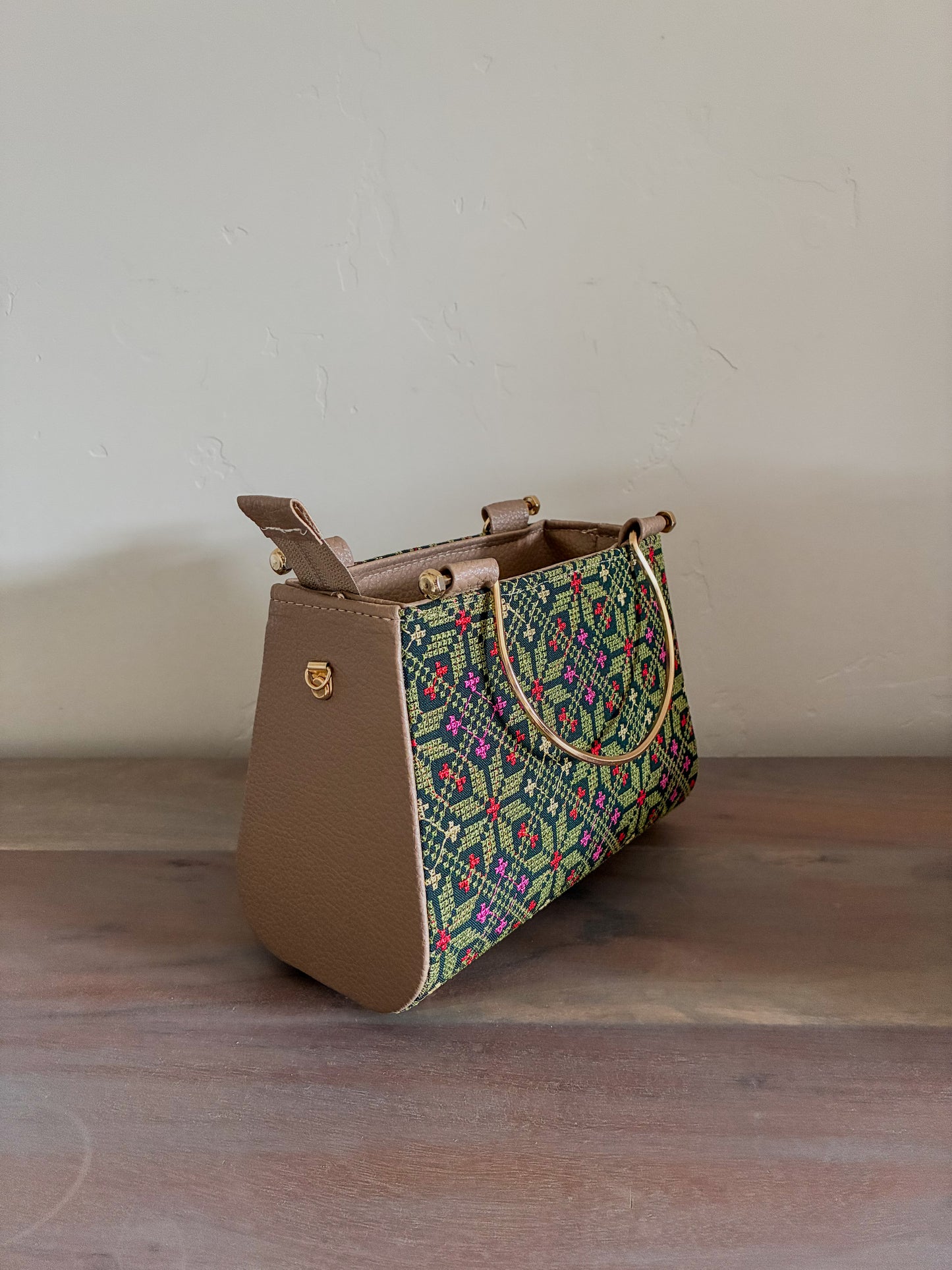 Limited Edition Handcrafted Sabr Handbag - Green