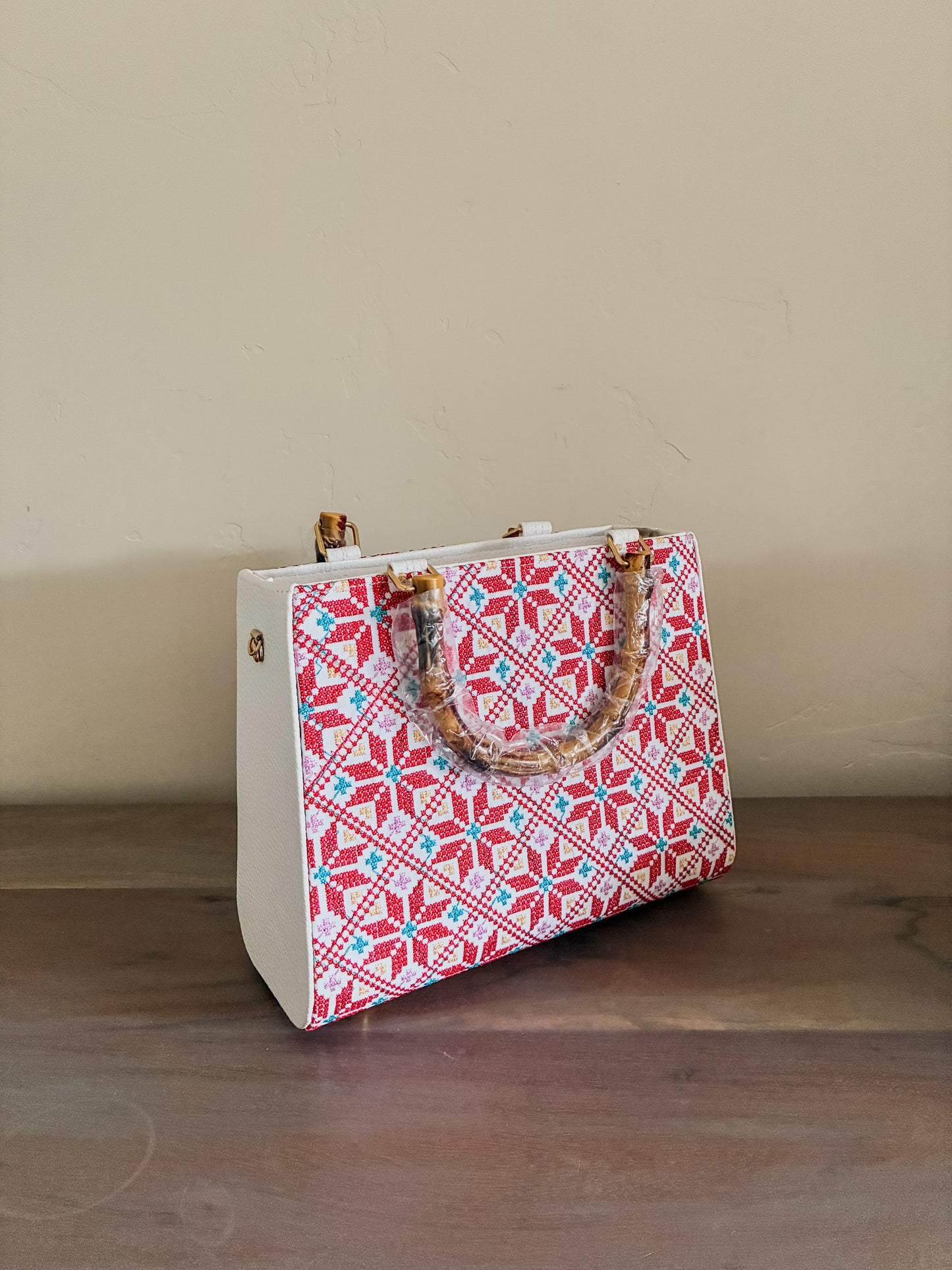 Limited Edition Handcrafted Sabr Handbag - Red & White